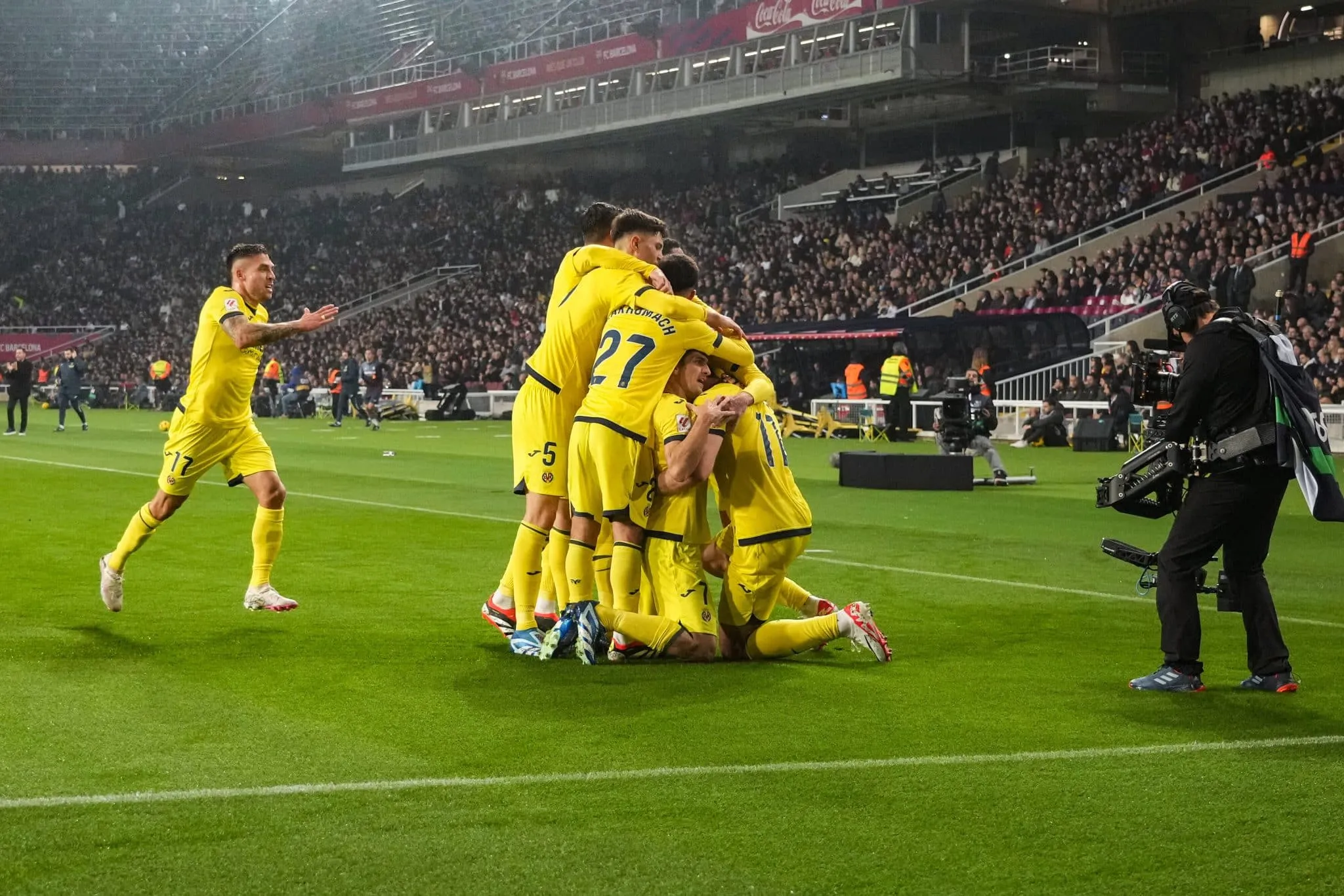 Apesar de contar com m&atilde;ozinha da arbitragem, Barcelona perde para Villarreal em jogo maluco em LaLiga