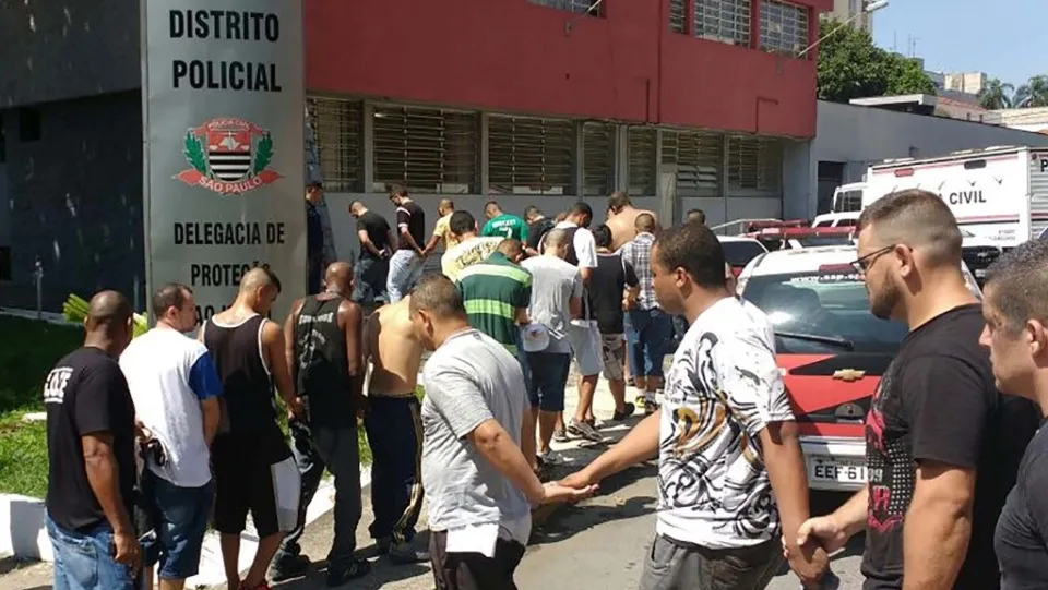 Torcida &uacute;nica em SP &eacute; um esc&aacute;rnio e um atestado de incompet&ecirc;ncia para lidar com o problema