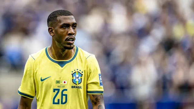 &lsquo;Lembra o melhor de Vinicius': Rayan ganha elogios na imprensa europeia ap&oacute;s gol pela Sele&ccedil;&atilde;o