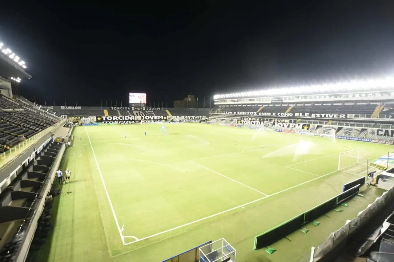 Apesar de afirma&ccedil;&atilde;o de Carille, diretoria do Santos aguarda &uacute;ltima rodada para definir est&aacute;dio contra a Portuguesa