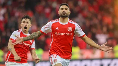Ap&oacute;s sofrimento, estreante Bruno Tabata espanta zica do Internacional diante do Juventude