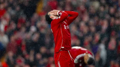 Liverpool coleciona erros na eliminat&oacute;ria e brilho de Demb&eacute;l&eacute; classifica o merecedor PSG