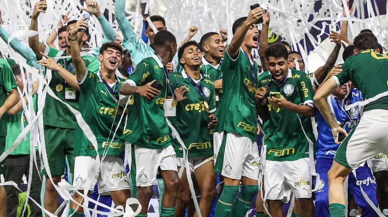 Campe&atilde;o brasileiro sub-20 com Palmeiras vive expectativa de promo&ccedil;&atilde;o ainda em 2024