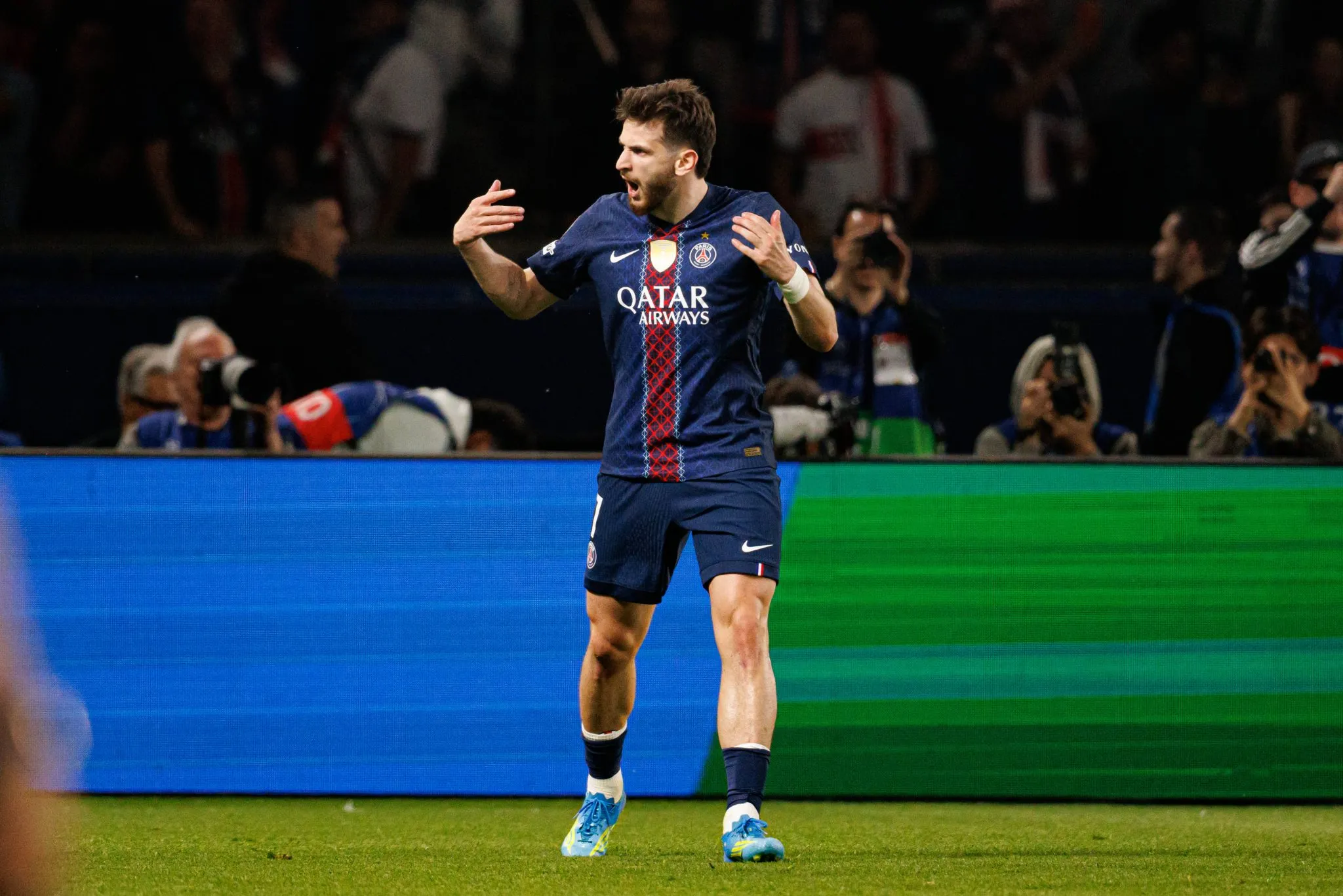 Kvaratskhelia pelo Real Madrid