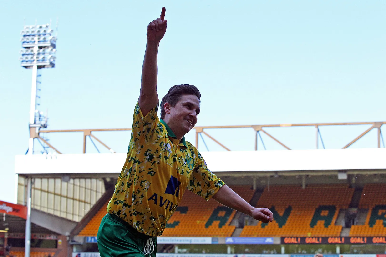Paul McVeigh em jogo comemorativo pelo Norwich City. Foto: Imago