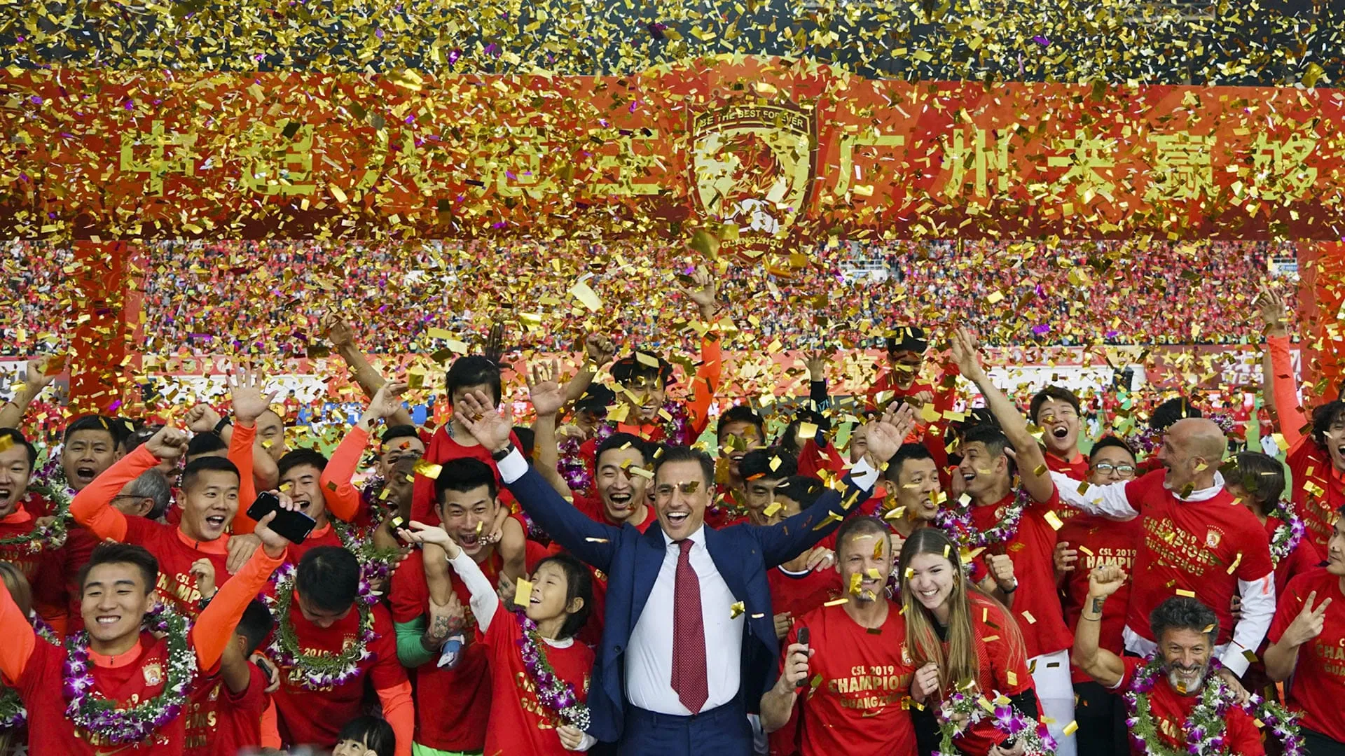 Cannavaro conquista t&iacute;tulo chin&ecirc;s pelo Guangzhou Evergrande, mas press&atilde;o sobre t&eacute;cnico segue enorme
