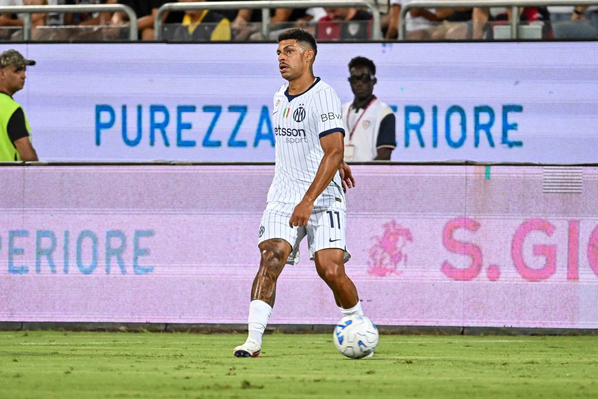 Luis Henrique foi titular da Inter na vit&oacute;ria sobre o Cagliari 