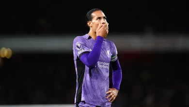 Liverpool teve falha bizarra e Van Dijk mostrou o que &eacute; ser capit&atilde;o: assumiu a bucha
