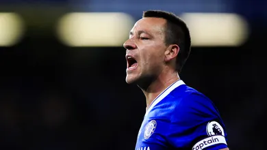 Terry conta que liderou rebeli&atilde;o no Chelsea por se recusar a voar na classe econ&ocirc;mica