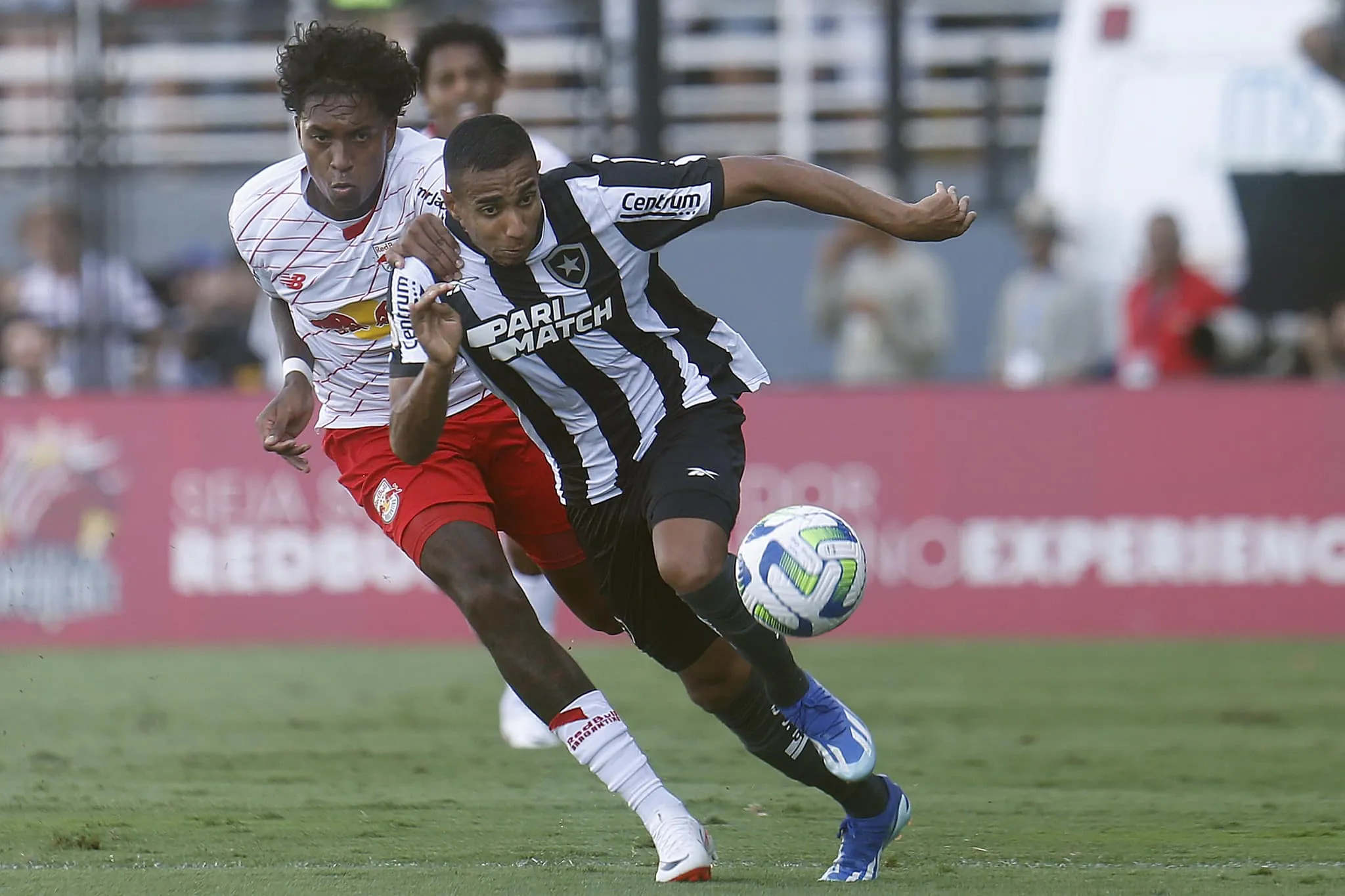 Empate com o Red Bull Bragantino decepciona o Botafogo e s&oacute; beneficia o Palmeiras