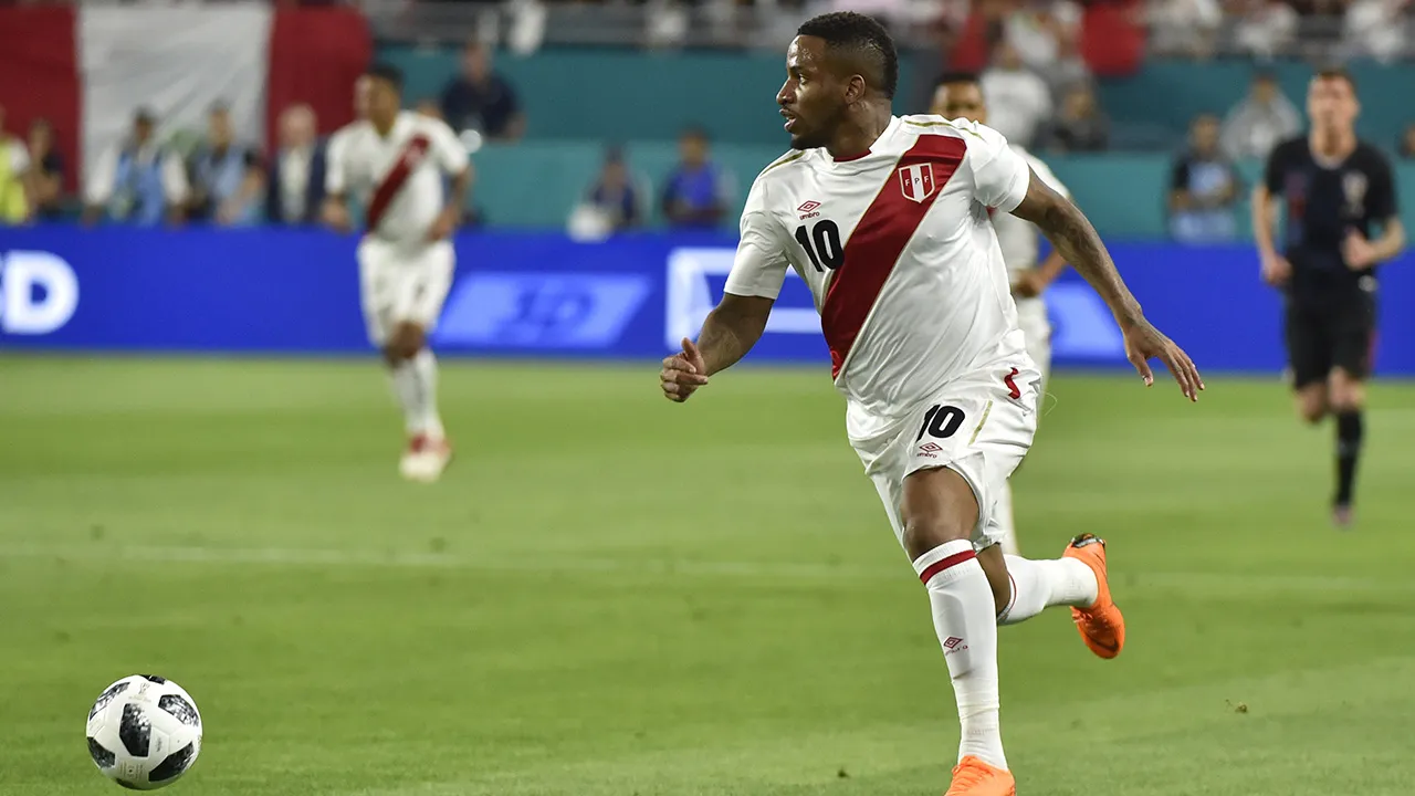 Farf&aacute;n, depois do Peru vencer a Cro&aacute;cia: &ldquo;Estamos a par das equipes europeias&rdquo;