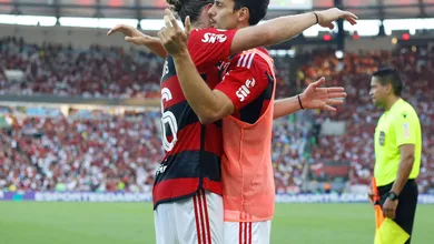 De cora&ccedil;&atilde;o aberto, Filipe Lu&iacute;s e Rodrigo Caio fazem retrospectiva de anos no Flamengo