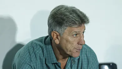 Renato se queixa do desgaste e diz que Gr&ecirc;mio n&atilde;o tem grupo para tr&ecirc;s competi&ccedil;&otilde;es