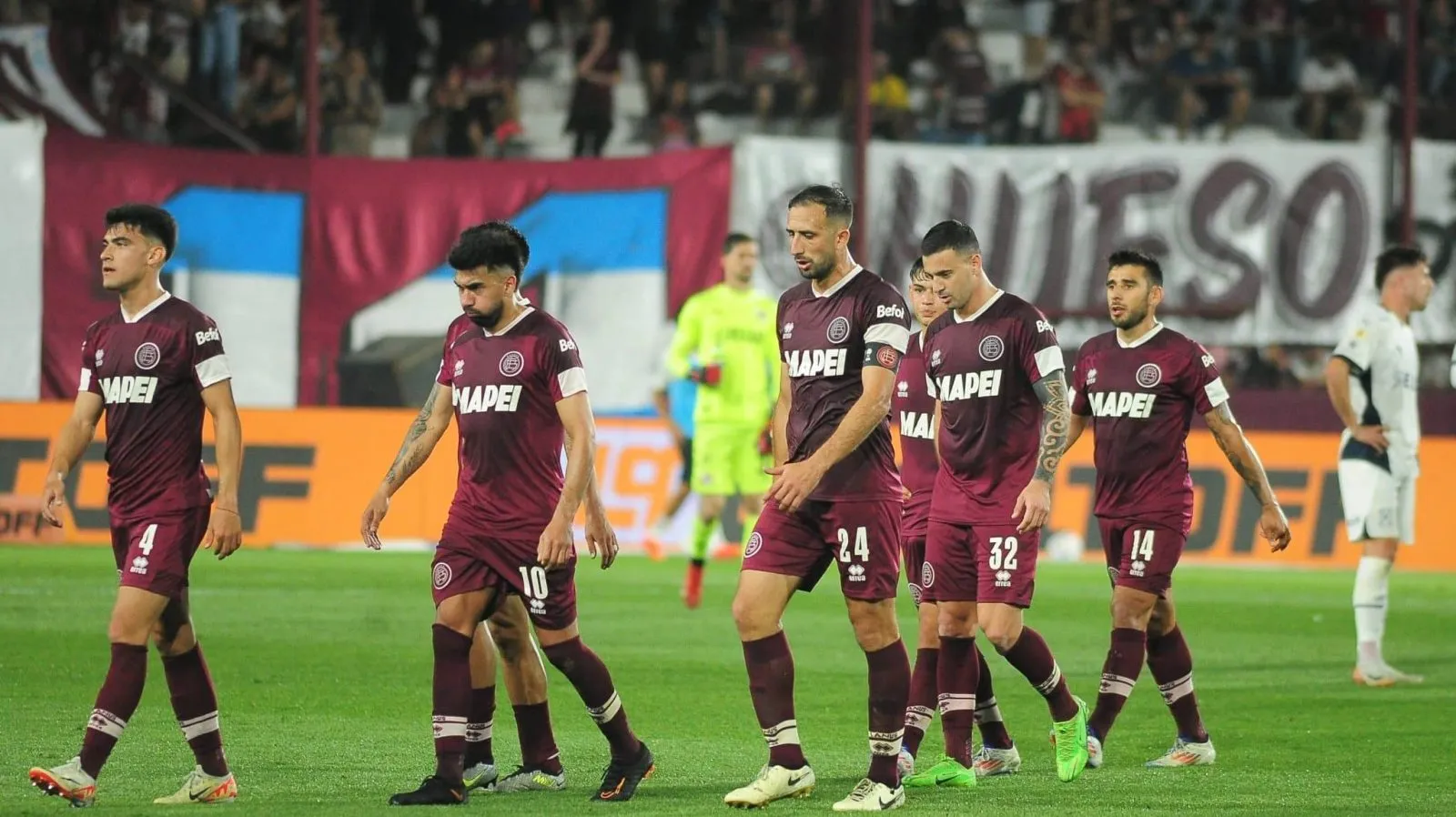 Por que o ponto fraco do Cruzeiro &eacute; preocupa&ccedil;&atilde;o ainda maior contra um Lan&uacute;s em crise?