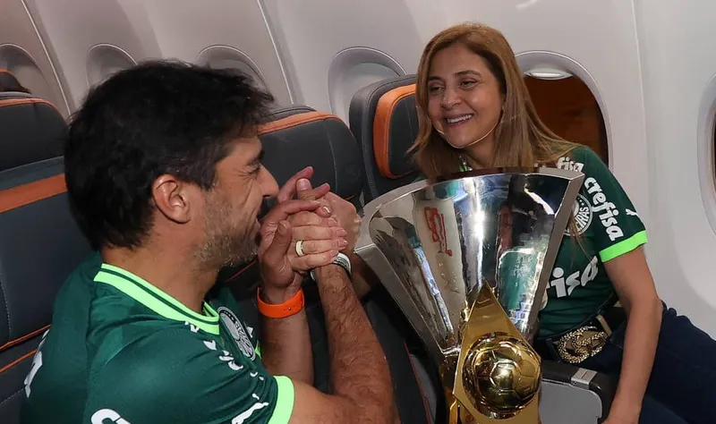 Abel e Leila Pereira voltando de Minas Gerais, onde o Verd&atilde;o conquistou o Bicampeonato Brasileiro