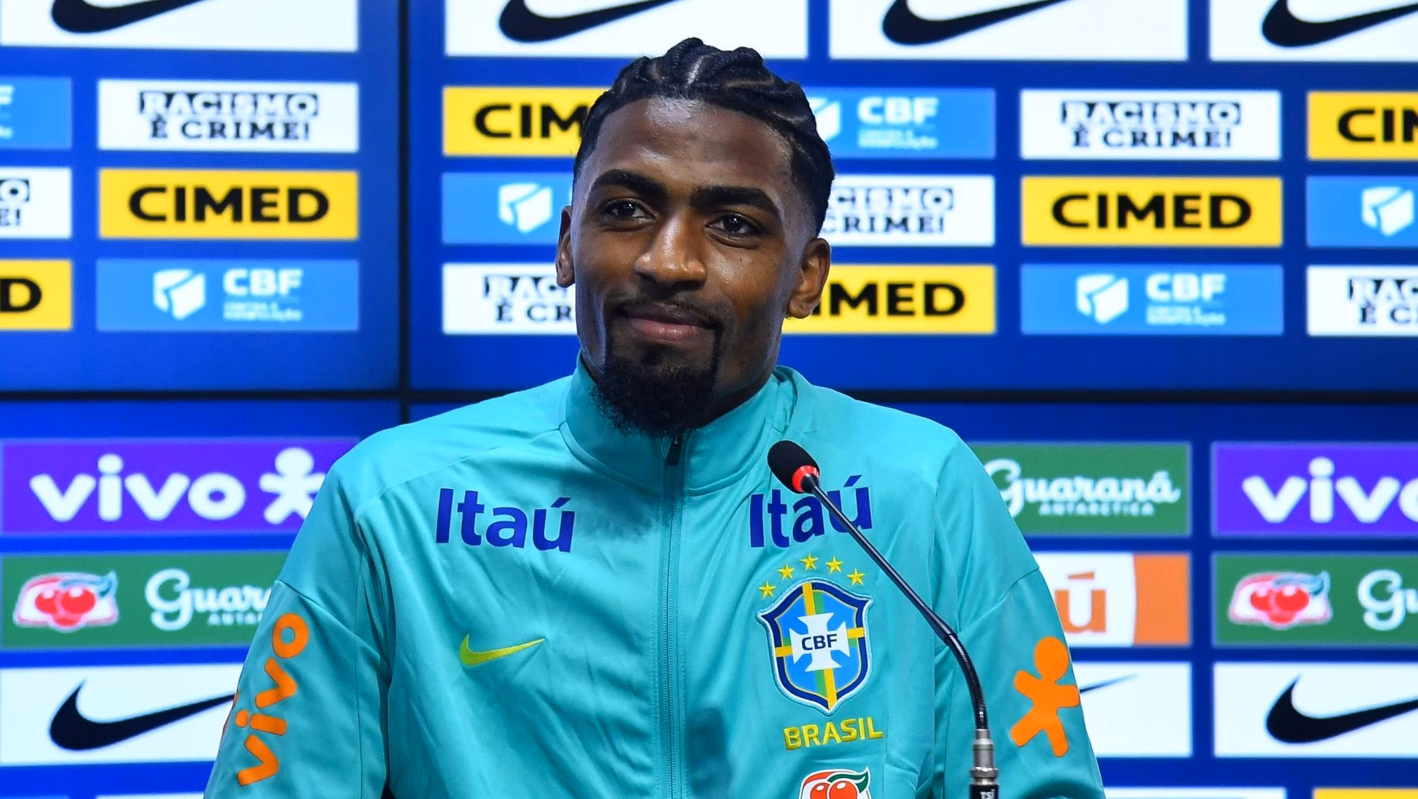 Com passagem pela sele&ccedil;&atilde;o brasileira, zagueiro pode acabar na Premier League por R$ 175 milh&otilde;es