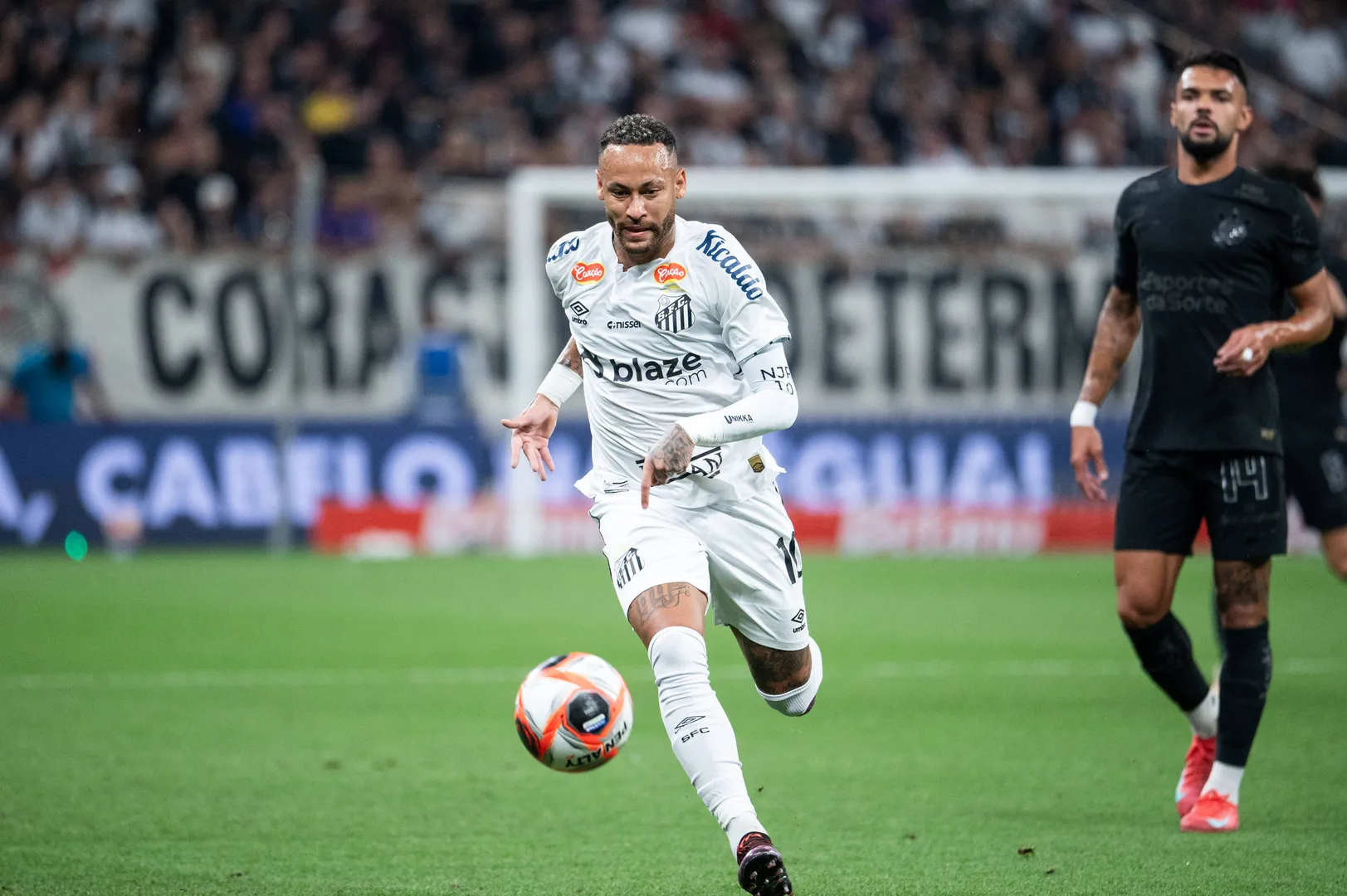  Segundo Zico, quest&atilde;o f&iacute;sica de Neymar ser&aacute; fundamental para retomada do bom futebol do astro.