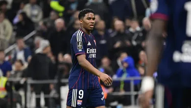 Endrick &lsquo;gar&ccedil;om&rsquo; supera marca no Real Madrid, mas &eacute; ofuscado em derrota do Lyon