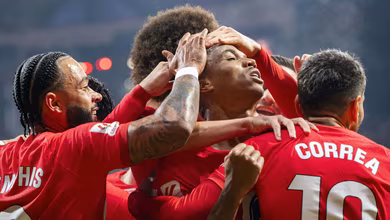 Atl&eacute;tico de Madrid joga mal, mas conta com outro gol de Depay para vencer o Rayo