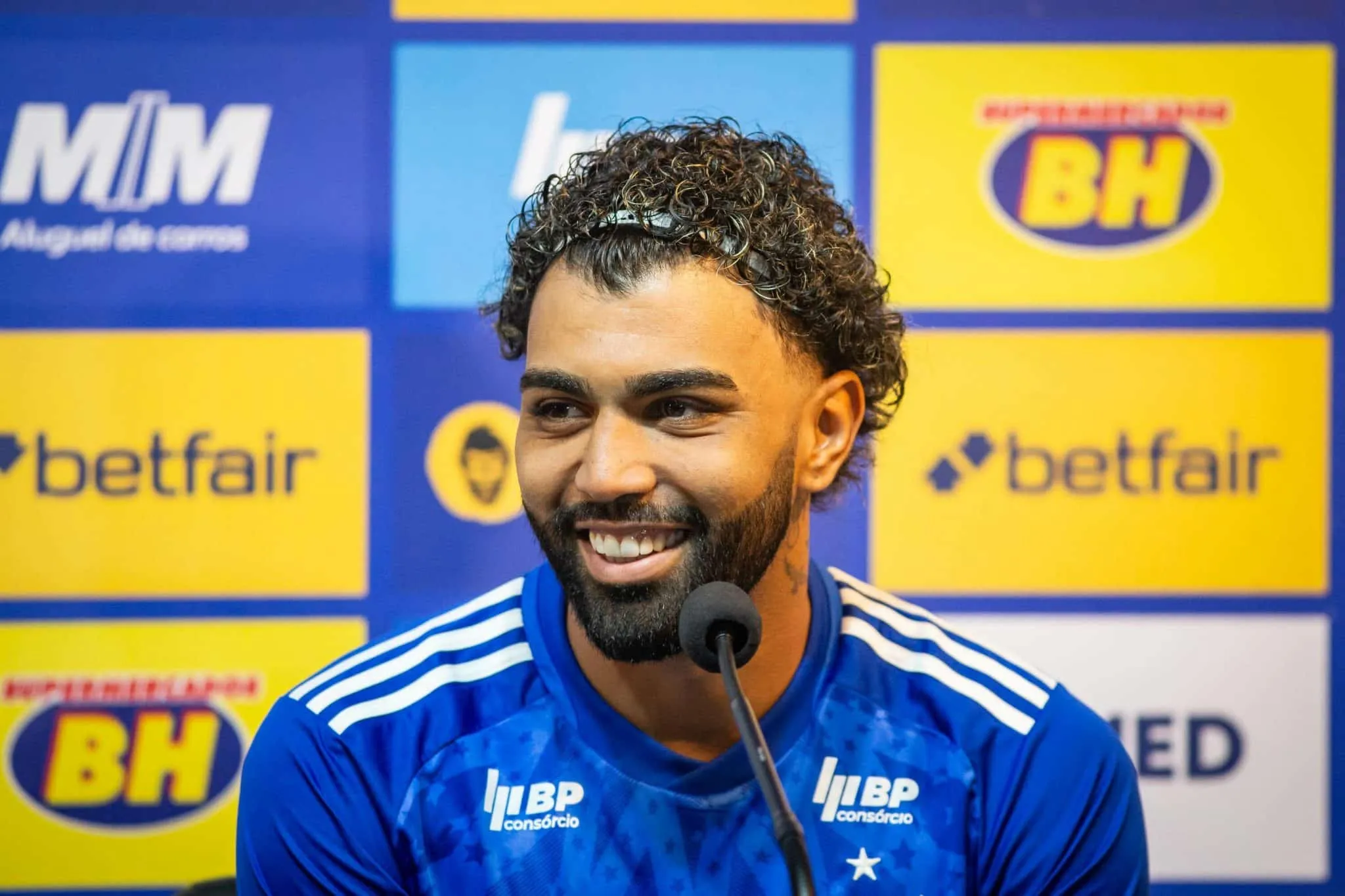 &lsquo;Vai calar a boca de muito jornalista&rsquo;, diz m&atilde;e de Gabigol em apresenta&ccedil;&atilde;o no Cruzeiro