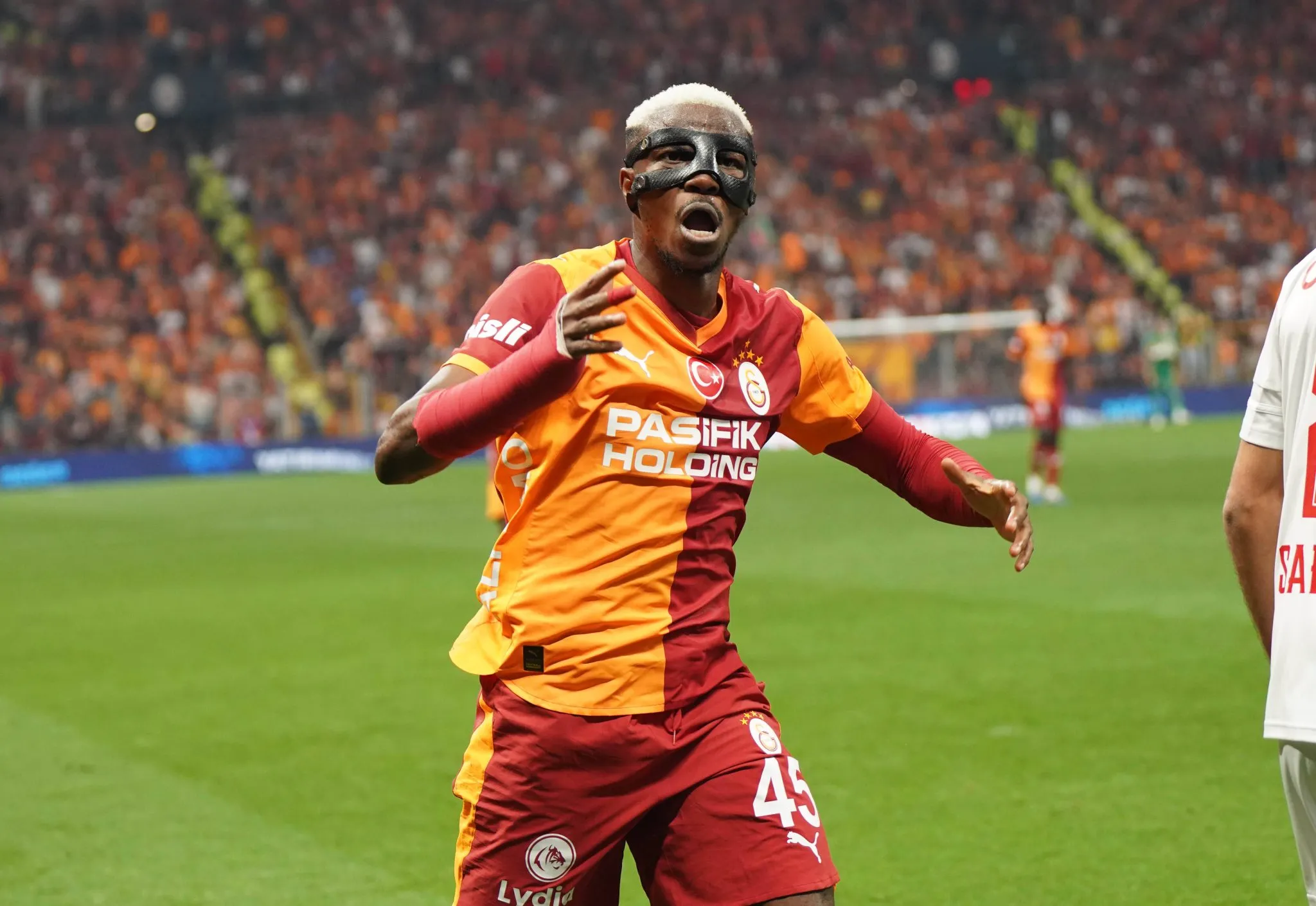 Osimhen em a&ccedil;&atilde;o pelo Galatasaray 