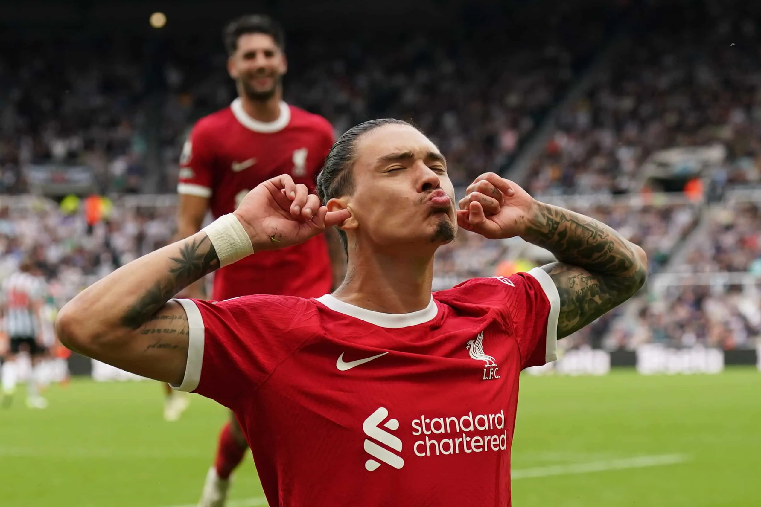 Liverpool &eacute; prejudicado, mas consegue virada hist&oacute;rica contra o Newcaslte