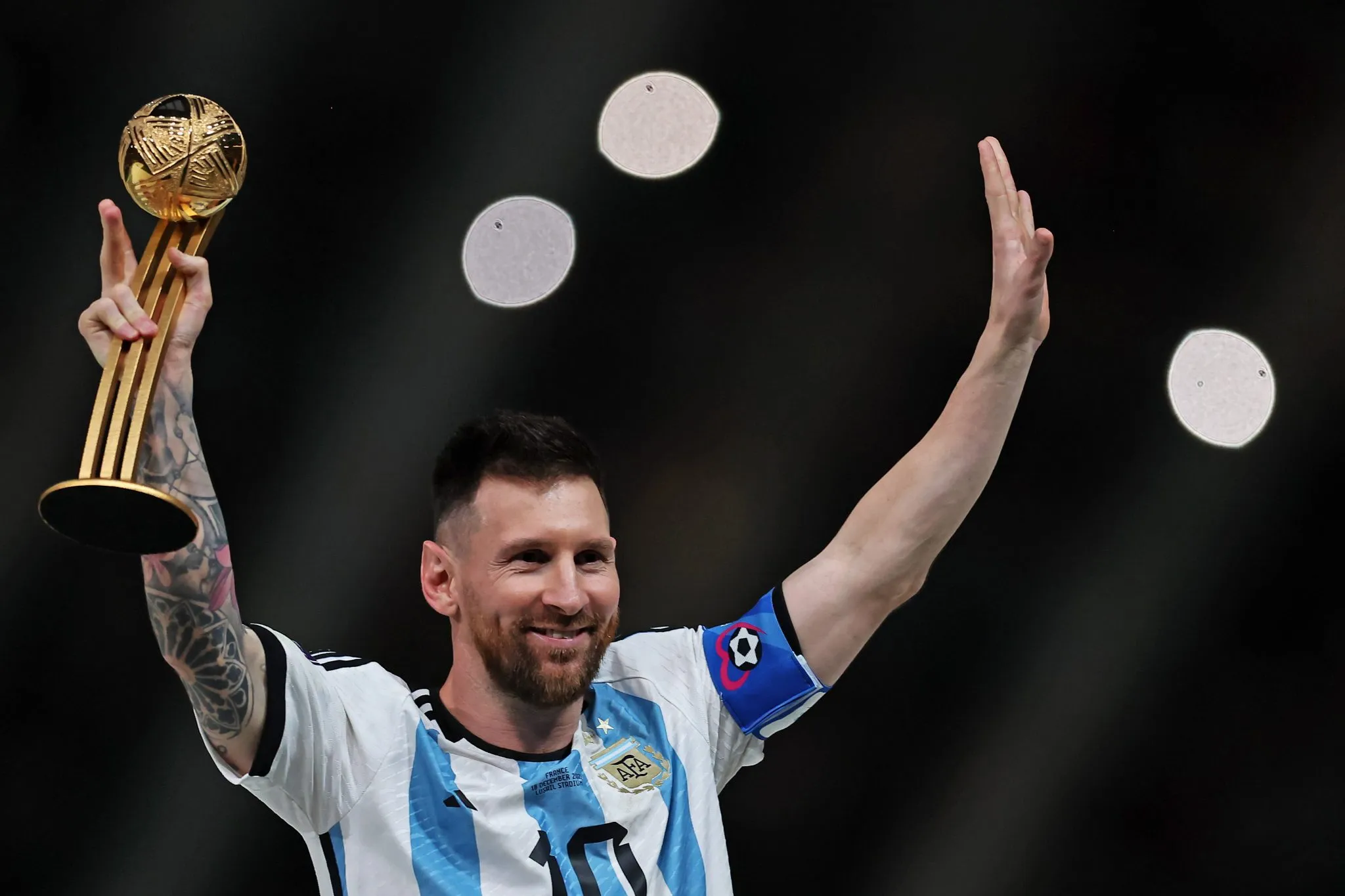 Messi foi eleito o melhor jogador da Copa do Mundo em 2014 e 2022
