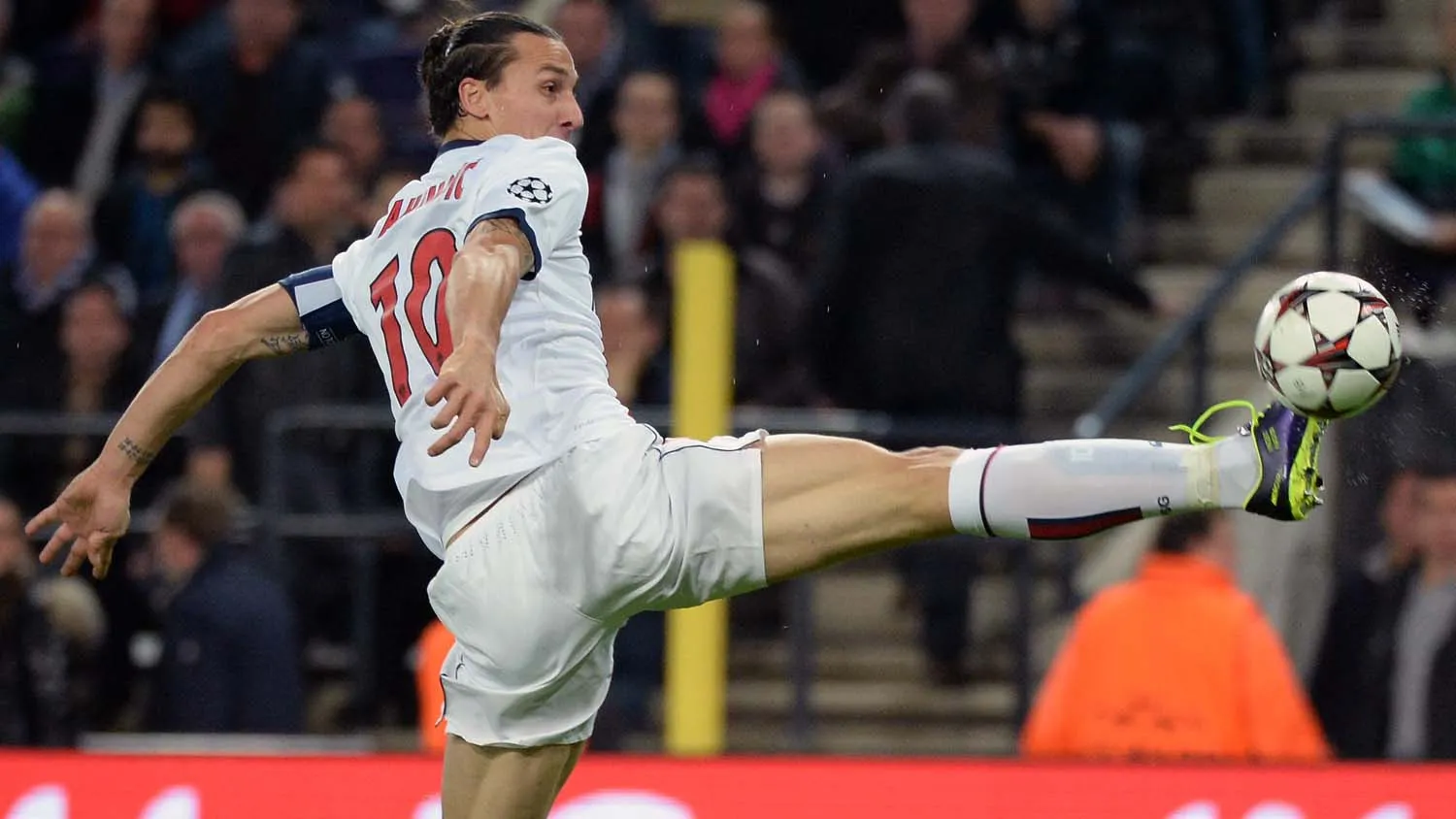 [V&Iacute;DEO] Ibrahimovic junta taekwondo e futebol nesses lances espetaculares