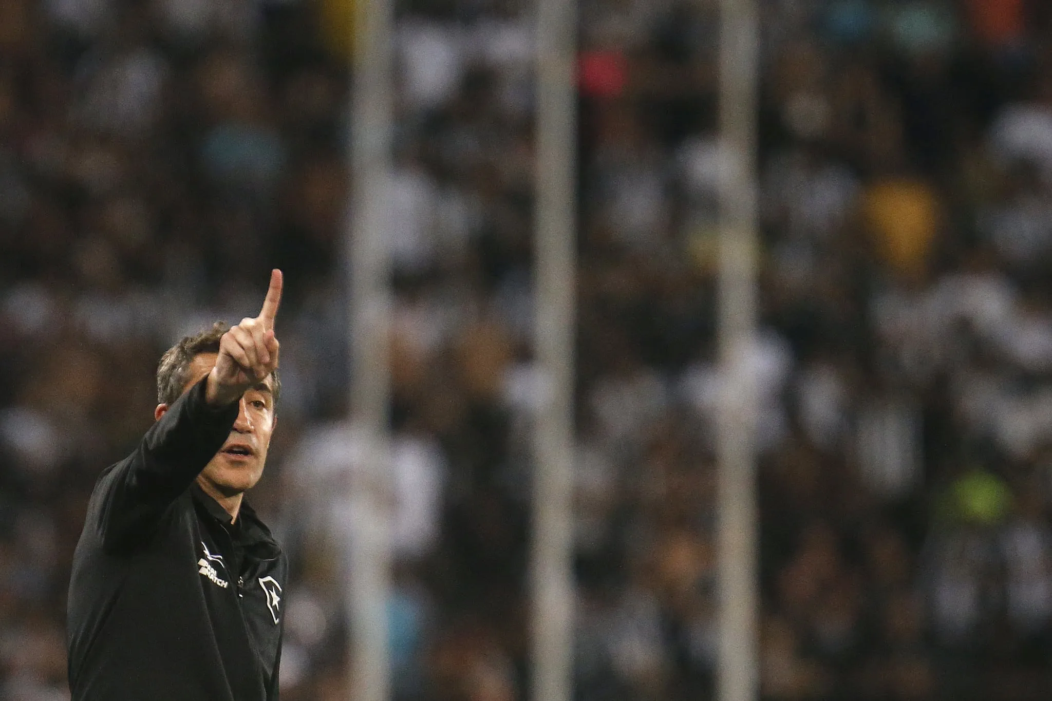 Bruno Lage conseguiu transformar em drama o que poderia ser s&oacute; mais um trope&ccedil;o do Botafogo