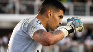Como tem sido o protocolo m&eacute;dico do Santos com Gabriel Braz&atilde;o ap&oacute;s pancada na cabe&ccedil;a?