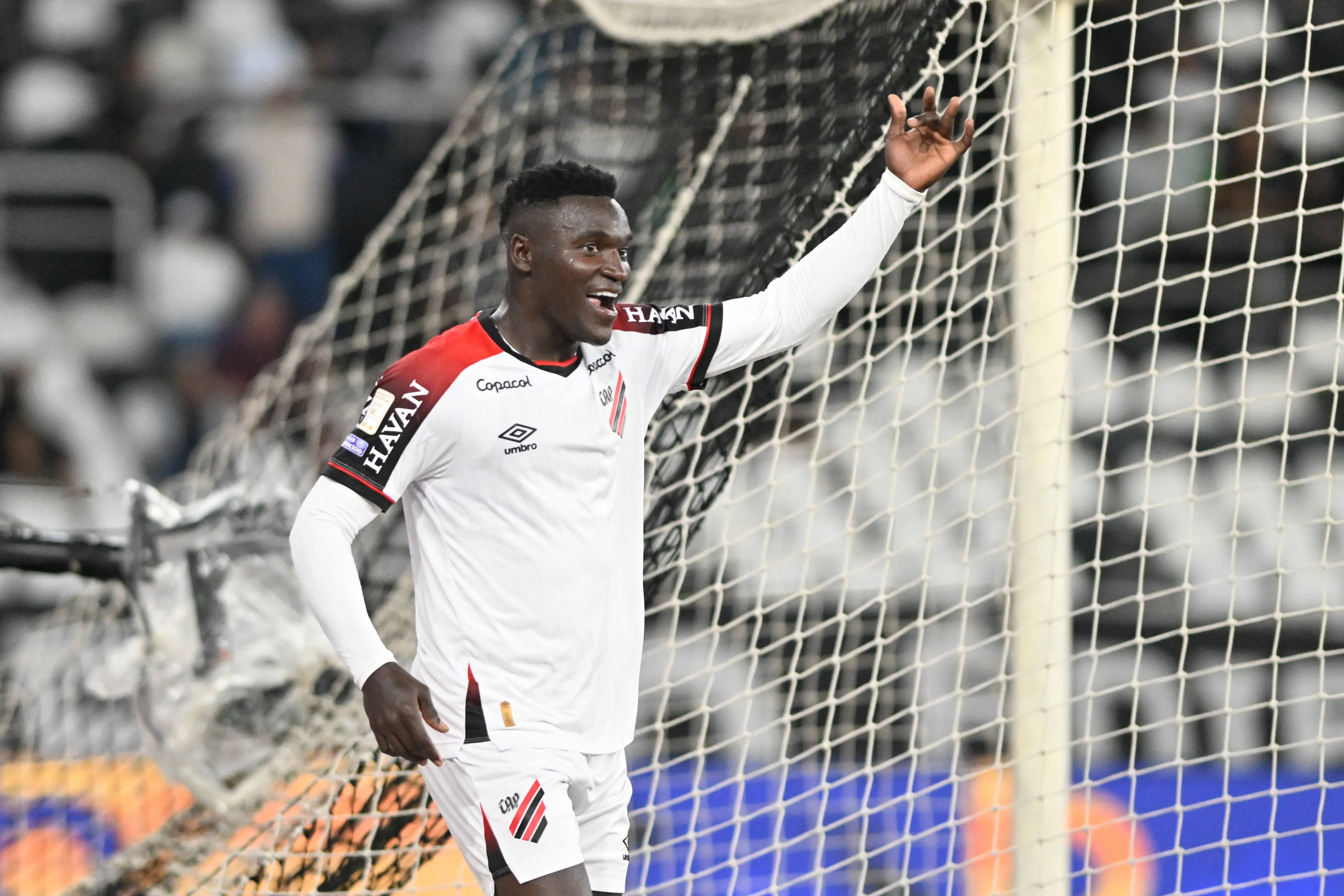 Kevin Viveros, atacante do Athletico Paranaense (Foto: IMAGO / Sports Press Photo)