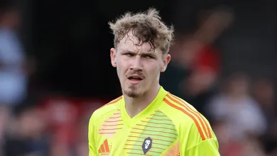 Por que Manchester City est&aacute; interessado em goleiro da 4&ordf; divis&atilde;o