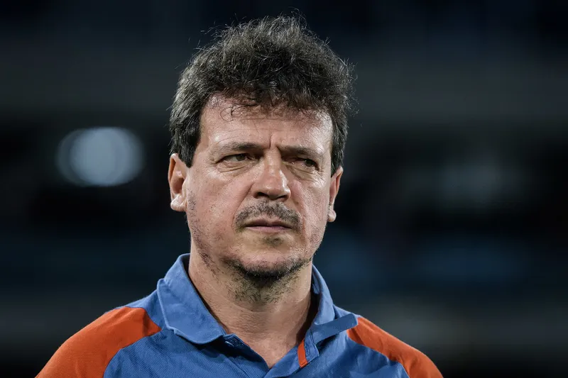 Fernando Diniz durante Athletico-PR 3 x 0 Cruzeiro