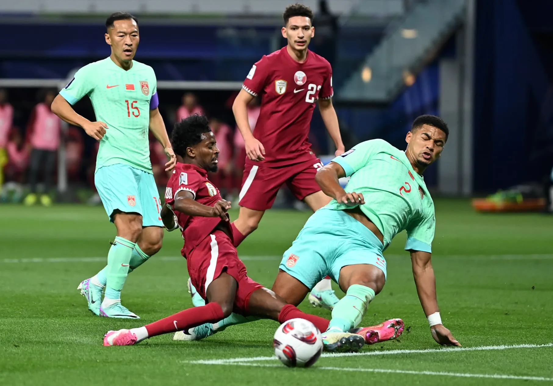 Tajisquist&atilde;o alcan&ccedil;a feito hist&oacute;rico na Copa da &Aacute;sia e nos lembra por que amamos futebol