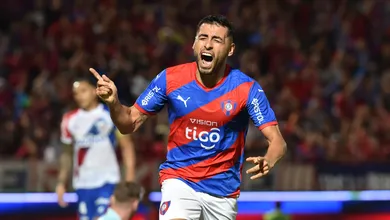 Empurrado pela pulsante Olla Azulgrana, o Cerro Porte&ntilde;o volta a vencer e tira o Fortaleza da Libertadores