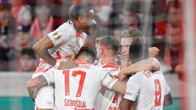 Olmo distribuiu passes de m&aacute;gica e o Leipzig atropelou o Freiburg para voltar &agrave; final da Copa da Alemanha