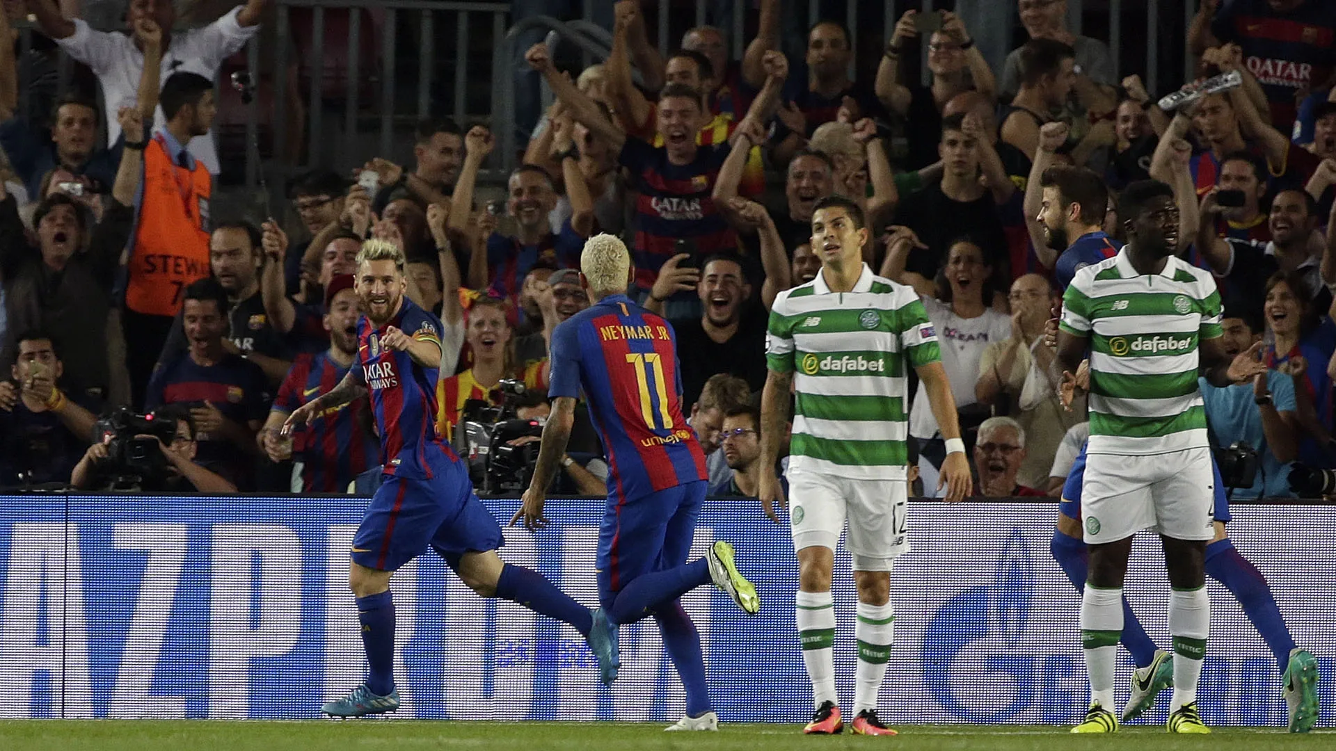 Celtic vive a disparidade europeia: goleia o rival, &eacute; massacrado pelo Barcelona