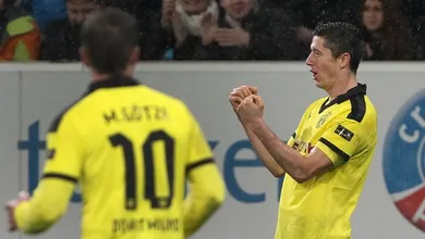 De volta &agrave;s vit&oacute;rias, Dortmund fecha o turno em terceiro