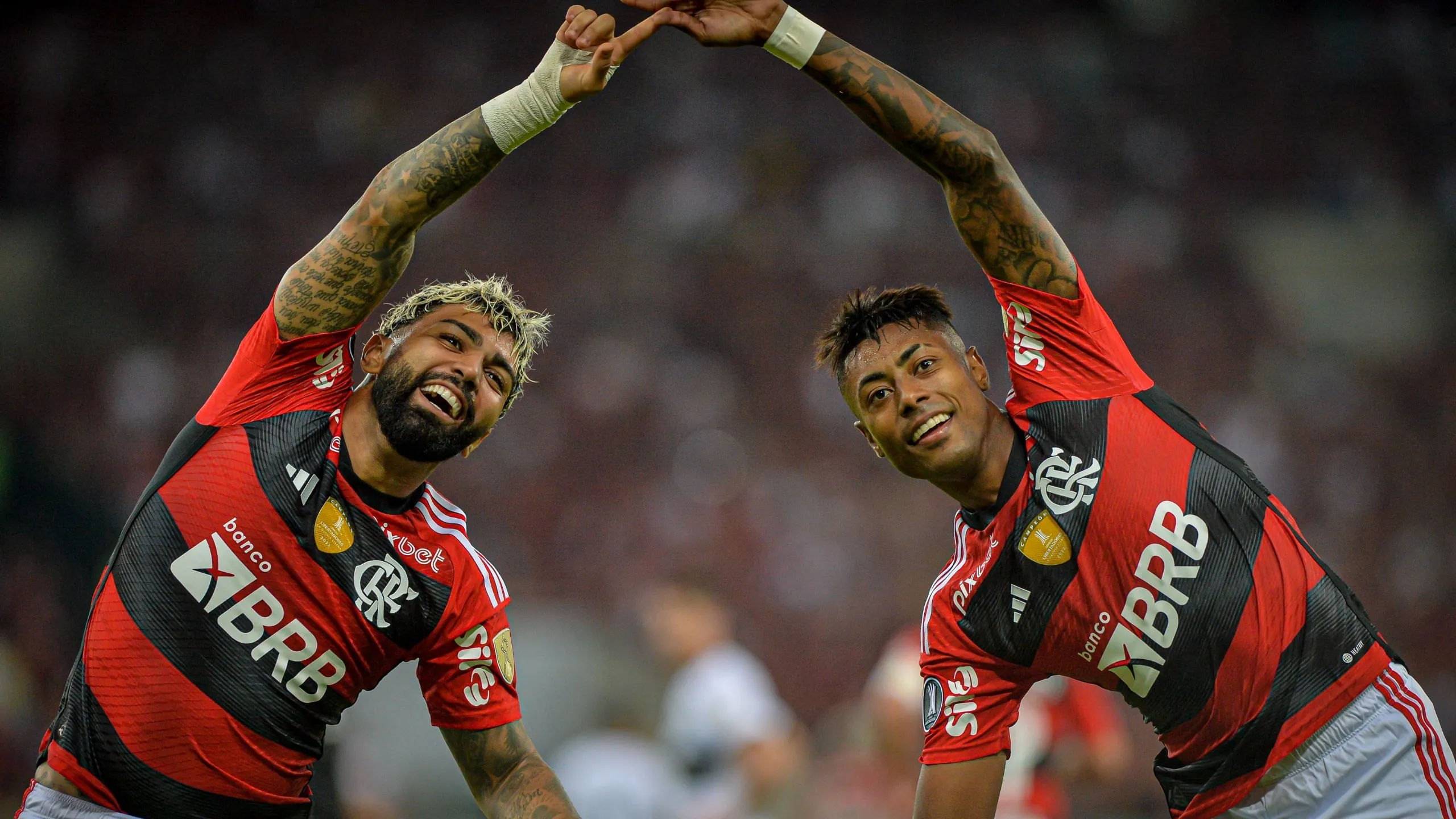 Flamengo retoma conversas por renova&ccedil;&otilde;es e quer rapidez para n&atilde;o atrapalhar planejamento