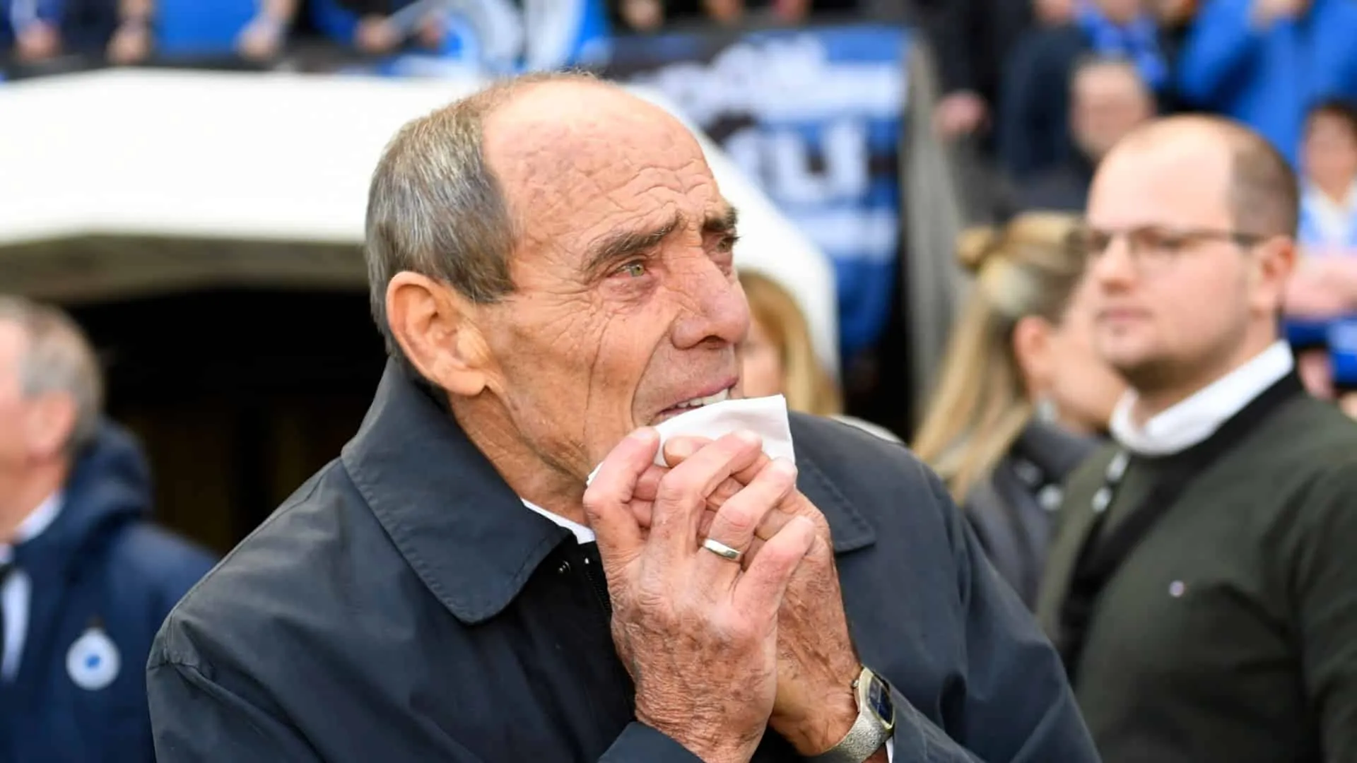 Torcida do Brugge levou seu maior &iacute;dolo &agrave;s lagrimas com um mosaico sensacional