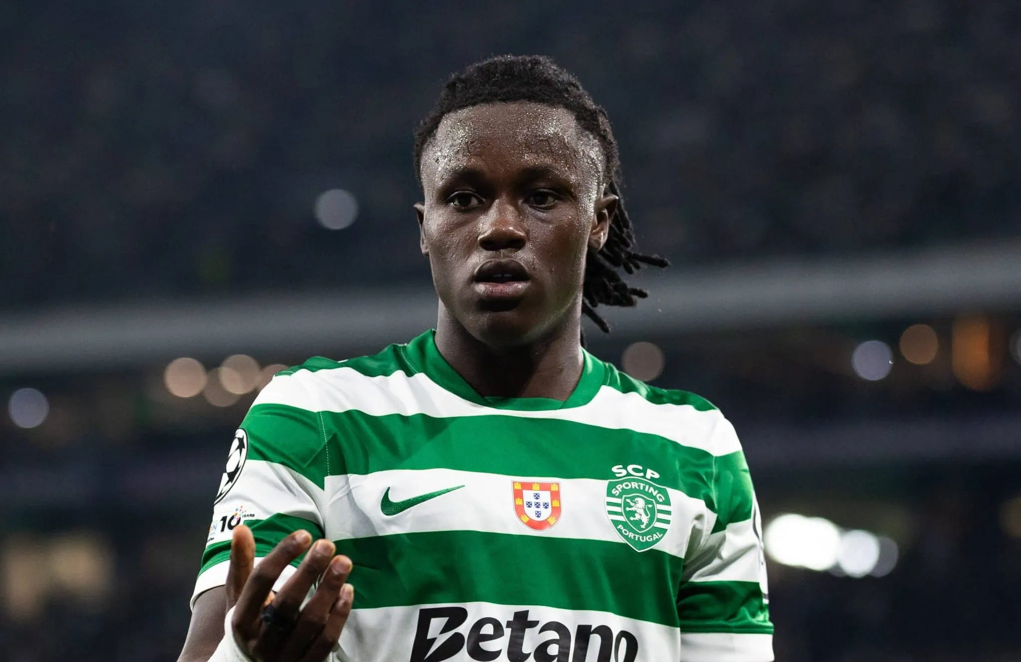 Sporting goleia estreante com brilho de Trinc&atilde;o, mas foi outro portugu&ecirc;s que acabou com a partida