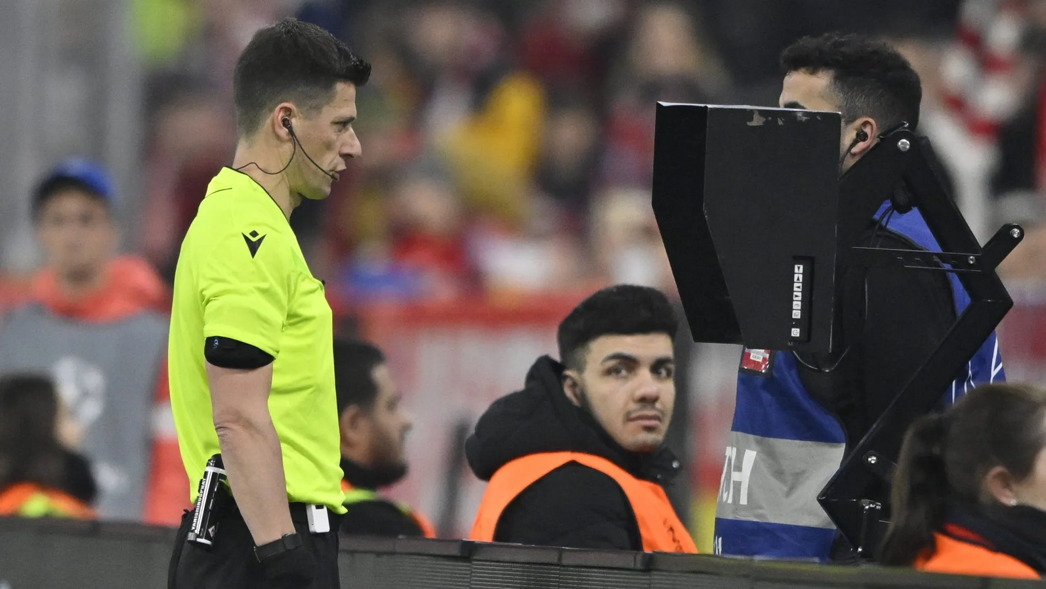 O que a Uefa quer mudar no VAR das principais ligas europeias?