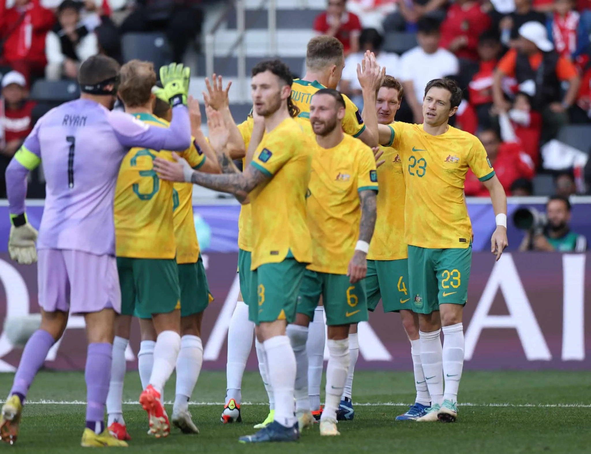 Tajiquist&atilde;o faz hist&oacute;ria na Copa da &Aacute;sia em sua primeira participa&ccedil;&atilde;o; Austr&aacute;lia tamb&eacute;m se classifica