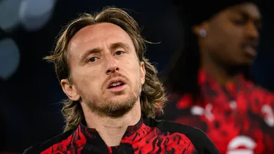 &lsquo;&Eacute; normal isso?&rsquo;: Presidente do Napoli usa Modric para expor ferida do futebol italiano