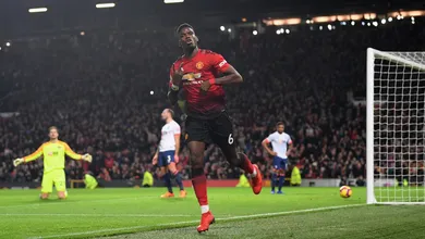 Atua&ccedil;&atilde;o de gala de Pogba faz Old Trafford voltar a ser o Teatro dos Sonhos em goleada do United