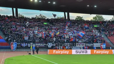 Torcedores do Basel protestam contra pre&ccedil;os altos de ingresso vendendo mais barato por conta pr&oacute;pria