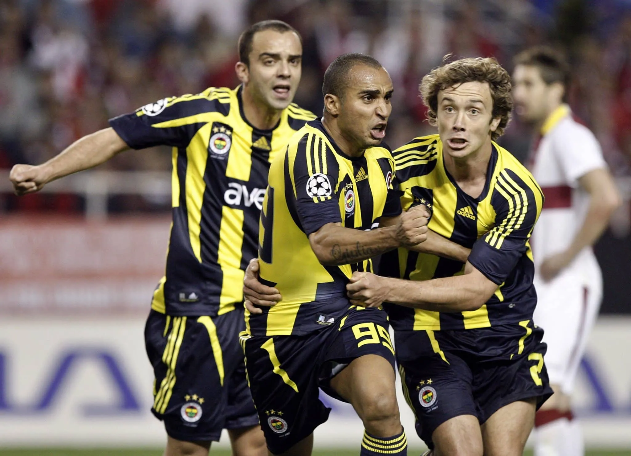 Quando Fenerbah&ccedil;e e Sevilla, recheados de brasileiros, fizeram duelos memor&aacute;veis pelas oitavas da Champions