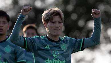 Quem &eacute; o atacante japon&ecirc;s que pode ser sucessor de Juli&aacute;n &Aacute;lvarez no Manchester City?