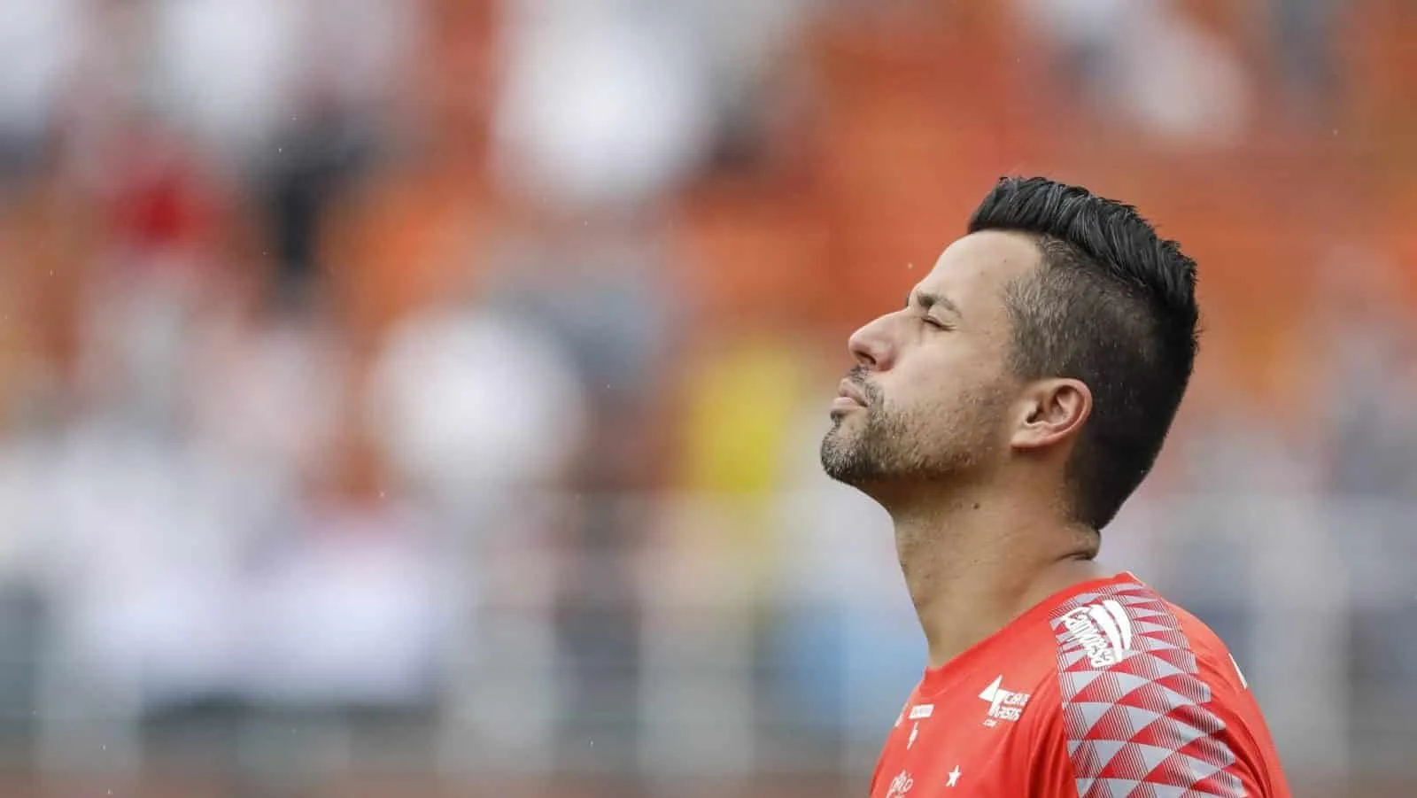 Milagre que salvou Arsenal na Champions j&aacute; foi reproduzido por goleiro brasileiro h&aacute; 15 anos