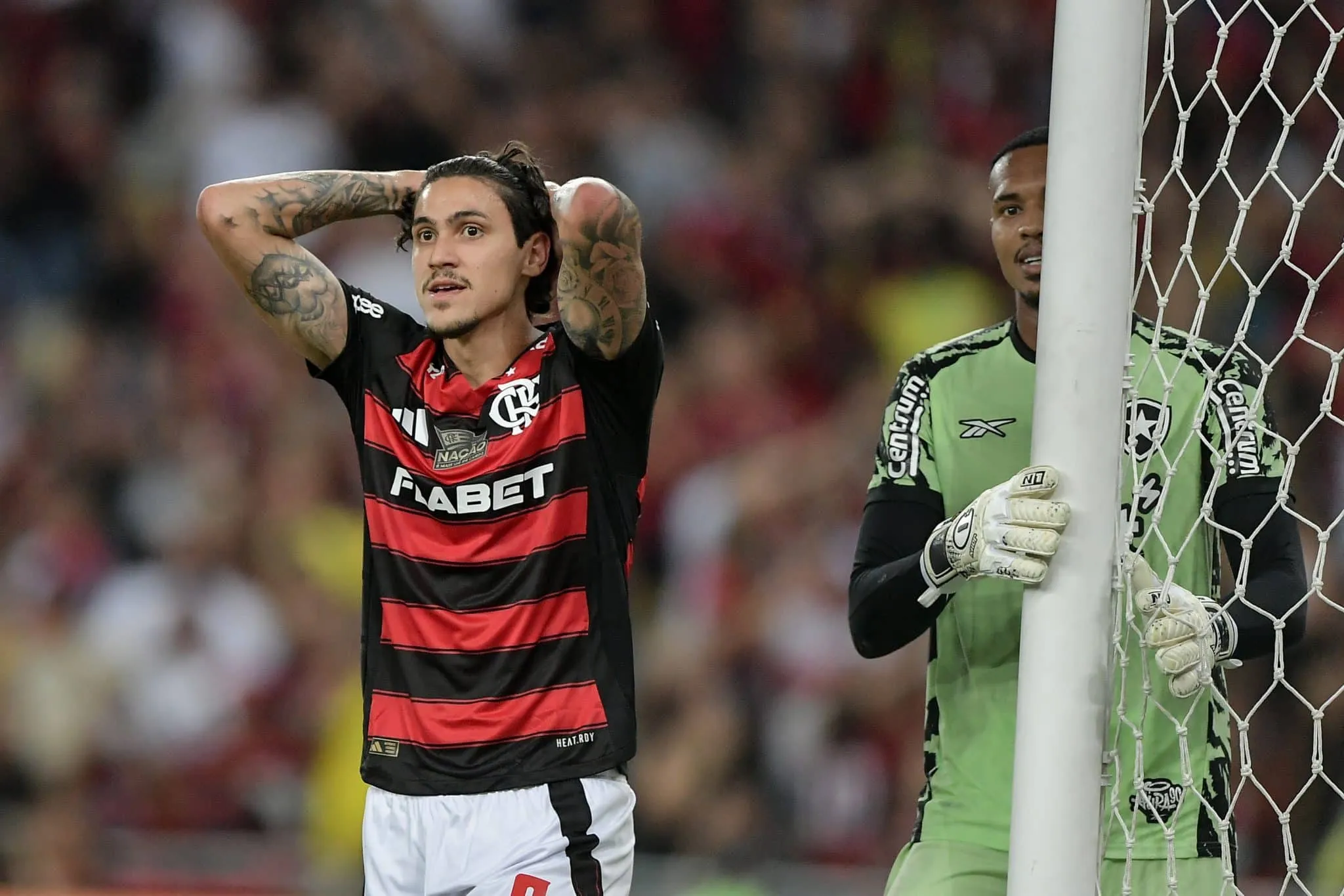 Flamengo irritante e Botafogo pobre de ideias: Empate ilustra cl&aacute;ssico morno no Maracan&atilde;
